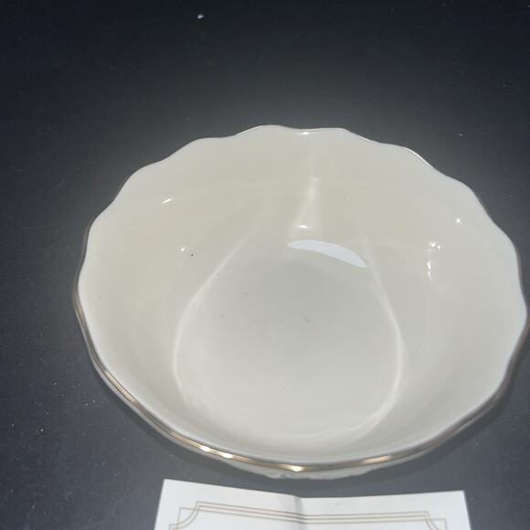 Lennox rose blossom bowl 24 K gold trim Edge 5 1/2” X 2” - Picture 3 of 8
